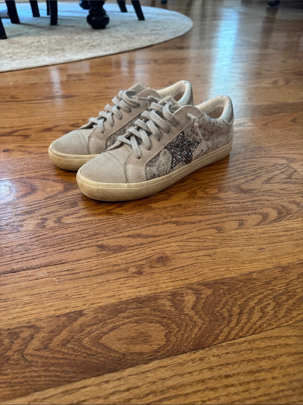 Vintage Havana Taupe Gray Suede Star Accent Sneakers